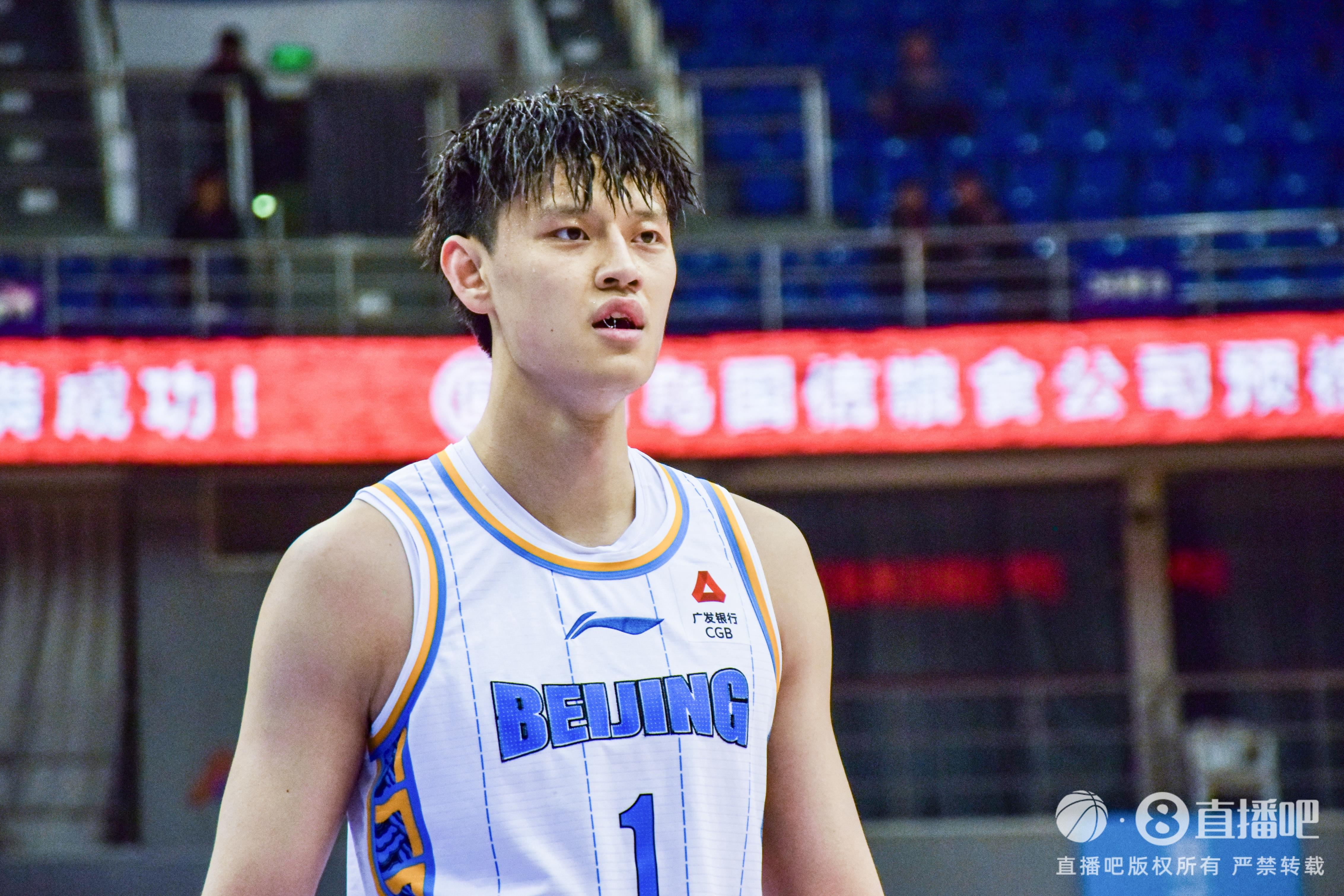 7次大帽相當(dāng)炸裂！曾凡博替補(bǔ)砍16分7板7帽 大帽絕殺遼寧！